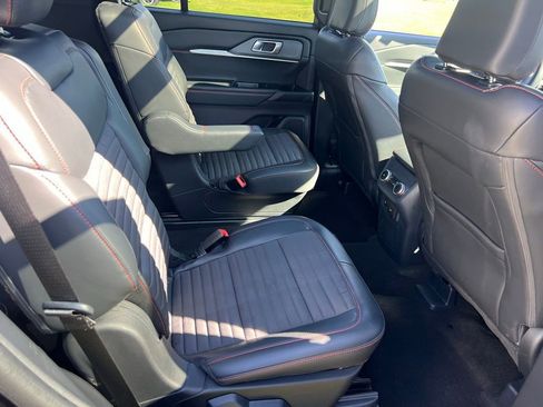 Used 2025 Ford Explorer ST-Line image 16