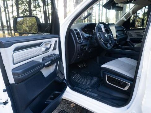 Used 2024 RAM 1500 Limited image 12