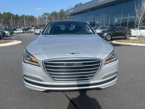 Used 2015 Hyundai Genesis 5.0 w/ Option Group 05 image 2