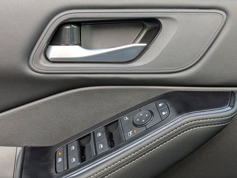 New 2026 Nissan Rogue SV image 12