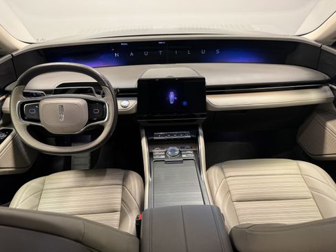 Used 2024 Lincoln Nautilus Reserve image 18