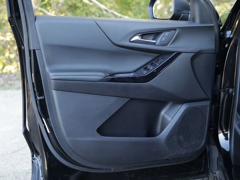 Used 2025 Chevrolet Equinox LT image 24