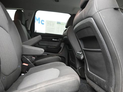 Used 2017 Chevrolet Traverse LT w/ Style and Technology Package image 9