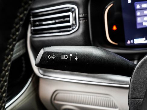 Used 2024 Jeep Wagoneer L Series II w/ Flexible Seating Group image 40