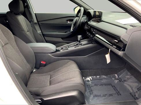 Used 2025 Honda Accord Sport image 8