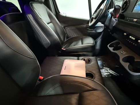 Used 2022 Mercedes-Benz Sprinter 3500 image 26