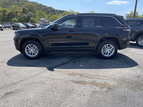 New 2025 Jeep Grand Cherokee Laredo X image 3