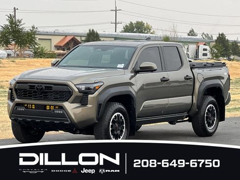 Used 2026 Toyota Tacoma TRD Off-Road w/ TRD Off Road Premium Package AWD/4WD image 8