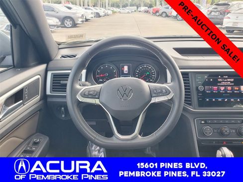 Used 2021 Volkswagen Atlas Cross Sport SE w/ Panoramic Sunroof Package image 24