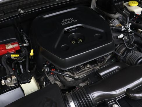 Used 2020 Jeep Wrangler Unlimited Sahara w/ Uconnect 4C Nav & Sound Group AWD/4WD image 30
