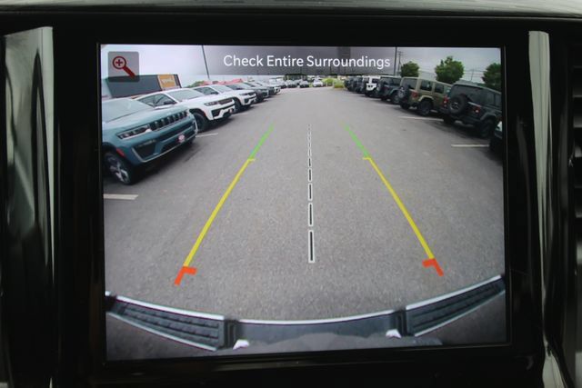 Used 2023 RAM 1500 Laramie AWD/4WD image 6