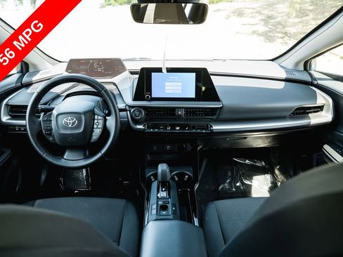 Used 2025 Toyota Prius LE FWD image 12