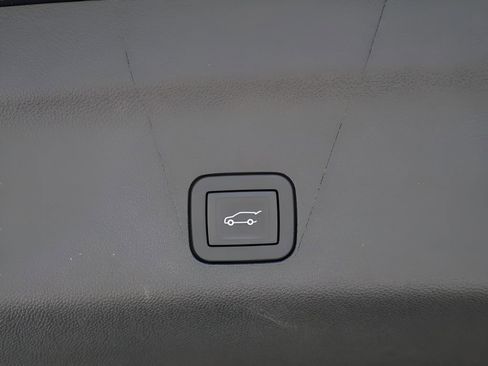 Used 2025 Cadillac Escalade V AWD/4WD image 22