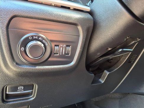 Used 2024 Jeep Grand Cherokee Altitude AWD/4WD image 19