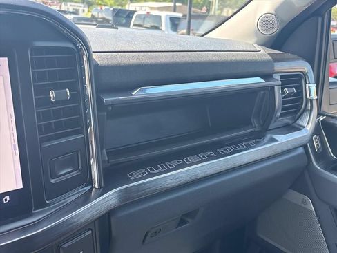 Used 2023 Ford F250 Lariat w/ Lariat Ultimate Package AWD/4WD image 43
