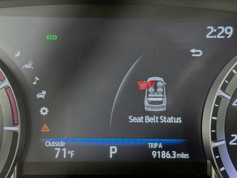 Used 2023 Toyota Highlander XLE image 15