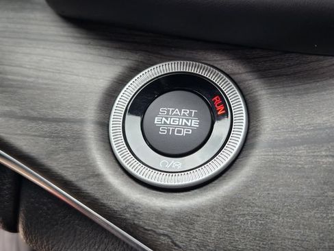 Certified 2022 Jeep Grand Cherokee Overland AWD/4WD image 20
