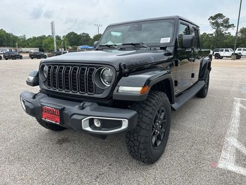 New 2026 Jeep Gladiator Sport AWD/4WD image 3