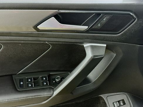 Used 2024 Volkswagen Tiguan SE image 20