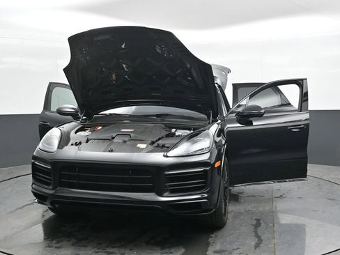 Used 2023 Porsche Cayenne GTS AWD/4WD image 52
