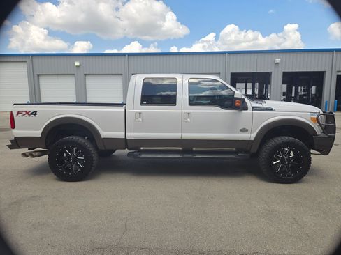 Used 2015 Ford F250 King Ranch w/ FX4 Off-Road Package AWD/4WD image 2