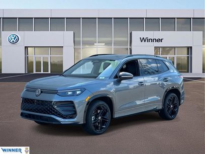 New 2025 Volkswagen Tiguan SE R-Line