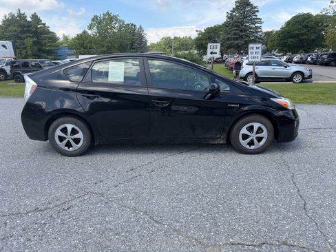 Used 2014 Toyota Prius Two FWD image 6