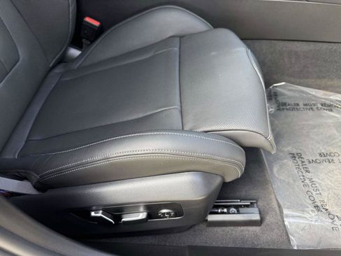 Used 2025 BMW M5 w/ Carbon Package image 58