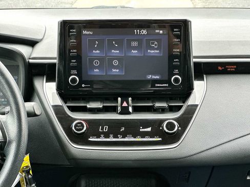 Used 2022 Toyota Corolla LE FWD image 26
