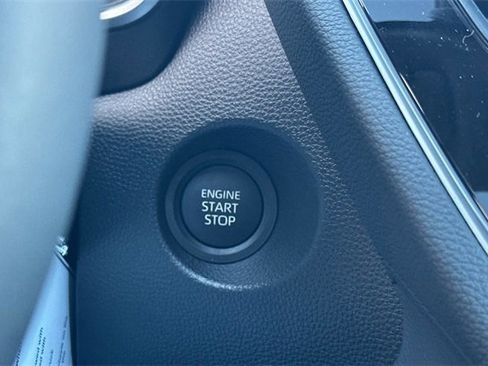 Used 2026 Toyota Corolla Cross XLE image 21