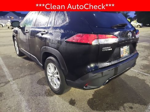 Used 2023 Toyota Corolla Cross LE w/ Moonroof Package AWD/4WD image 4