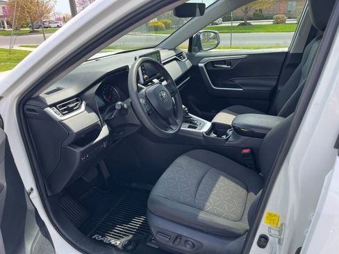Used 2019 Toyota RAV4 XLE w/ Convenience Package AWD/4WD image 22