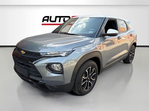 Used 2022 Chevrolet TrailBlazer ACTIV w/ Sun and Liftgate Package image 3
