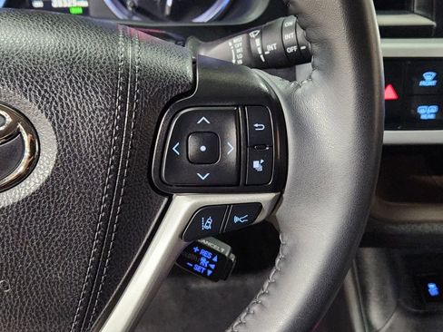 Used 2019 Toyota Highlander XLE image 49