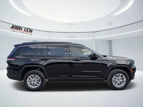 New 2026 Jeep Grand Cherokee L Laredo RWD image 2