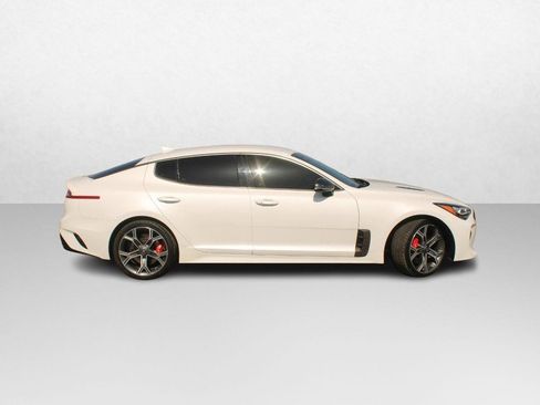 Used 2021 Kia Stinger GT image 2