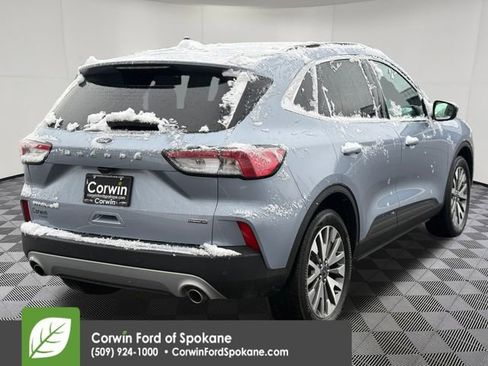 Used 2022 Ford Escape Titanium image 17