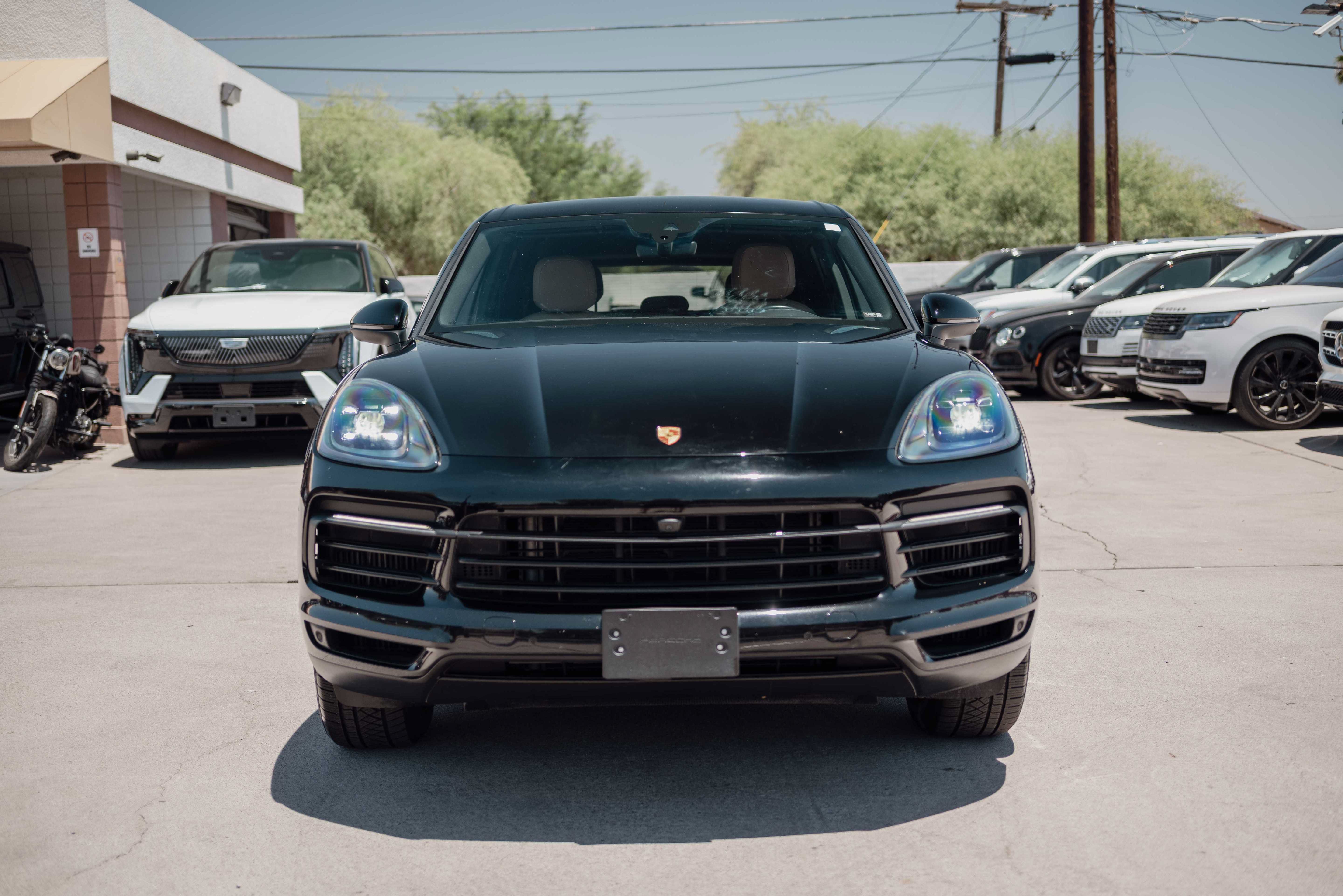 Used 2023 Porsche Cayenne AWD/4WD image 2