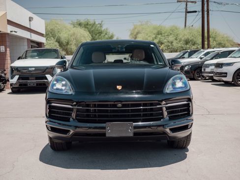 Used 2023 Porsche Cayenne AWD/4WD image 2