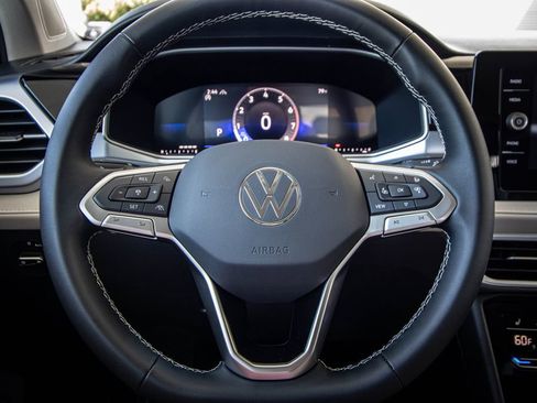 New 2026 Volkswagen Taos SE AWD/4WD image 36