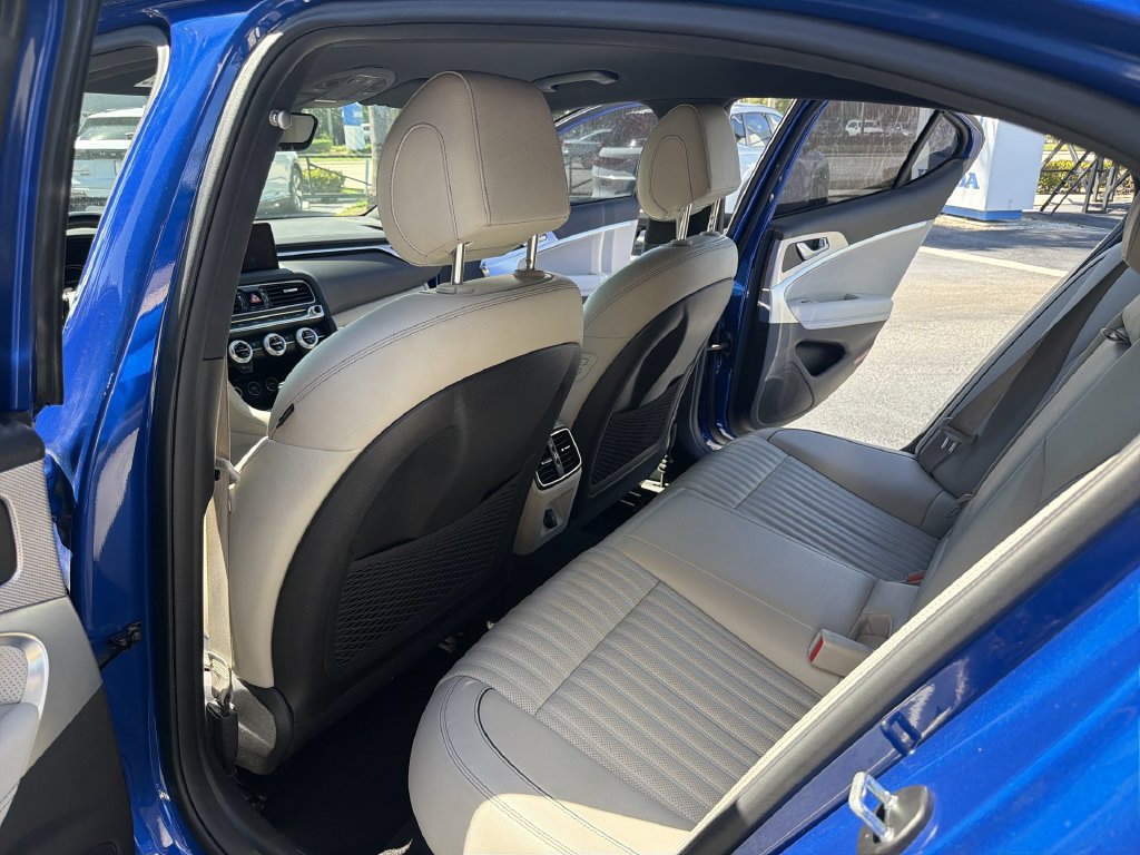 Used 2022 Genesis G70 3.3T RWD image 31