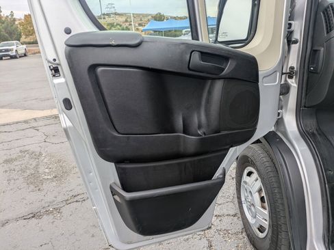 Used 2022 RAM ProMaster 2500 image 12