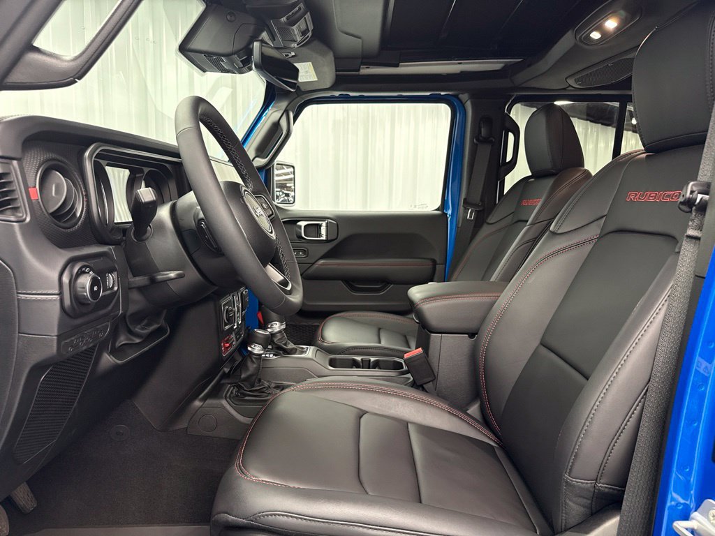 Used 2025 Jeep Wrangler Unlimited Rubicon AWD/4WD image 16