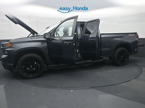 Used 2020 Chevrolet Silverado 1500 Custom w/ Custom Value Package AWD/4WD image 37