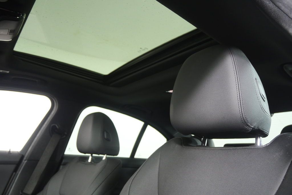 Used 2021 BMW 330i Sedan w/ M Sport Package RWD image 12