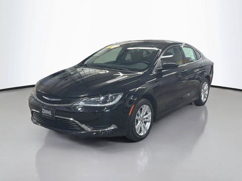 Used 2016 Chrysler 200 Limited w/ Anniversary Edition FWD image 4