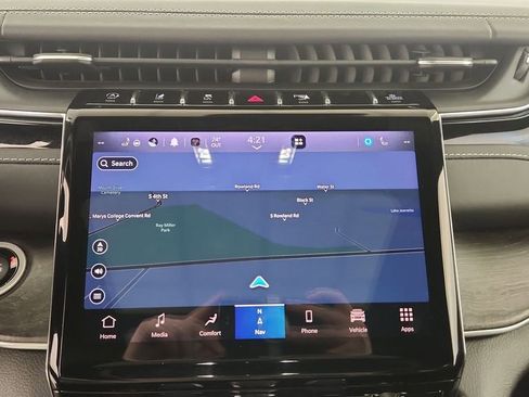 Used 2022 Jeep Grand Cherokee Overland w/ Adv Protech Group III image 32