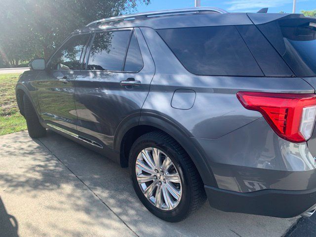 Used 2023 Ford Explorer Limited w/ Limited Technology Package RWD image 2