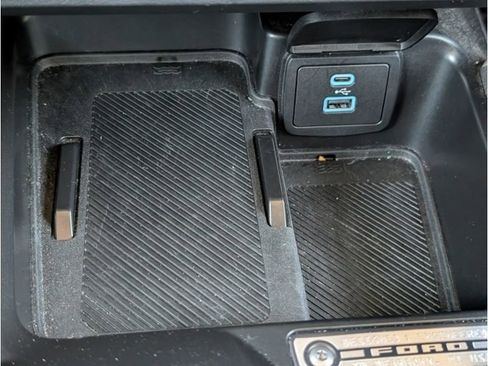 Used 2025 Ford Bronco Badlands image 22