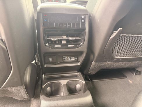 Used 2025 Jeep Grand Cherokee L Altitude RWD image 33